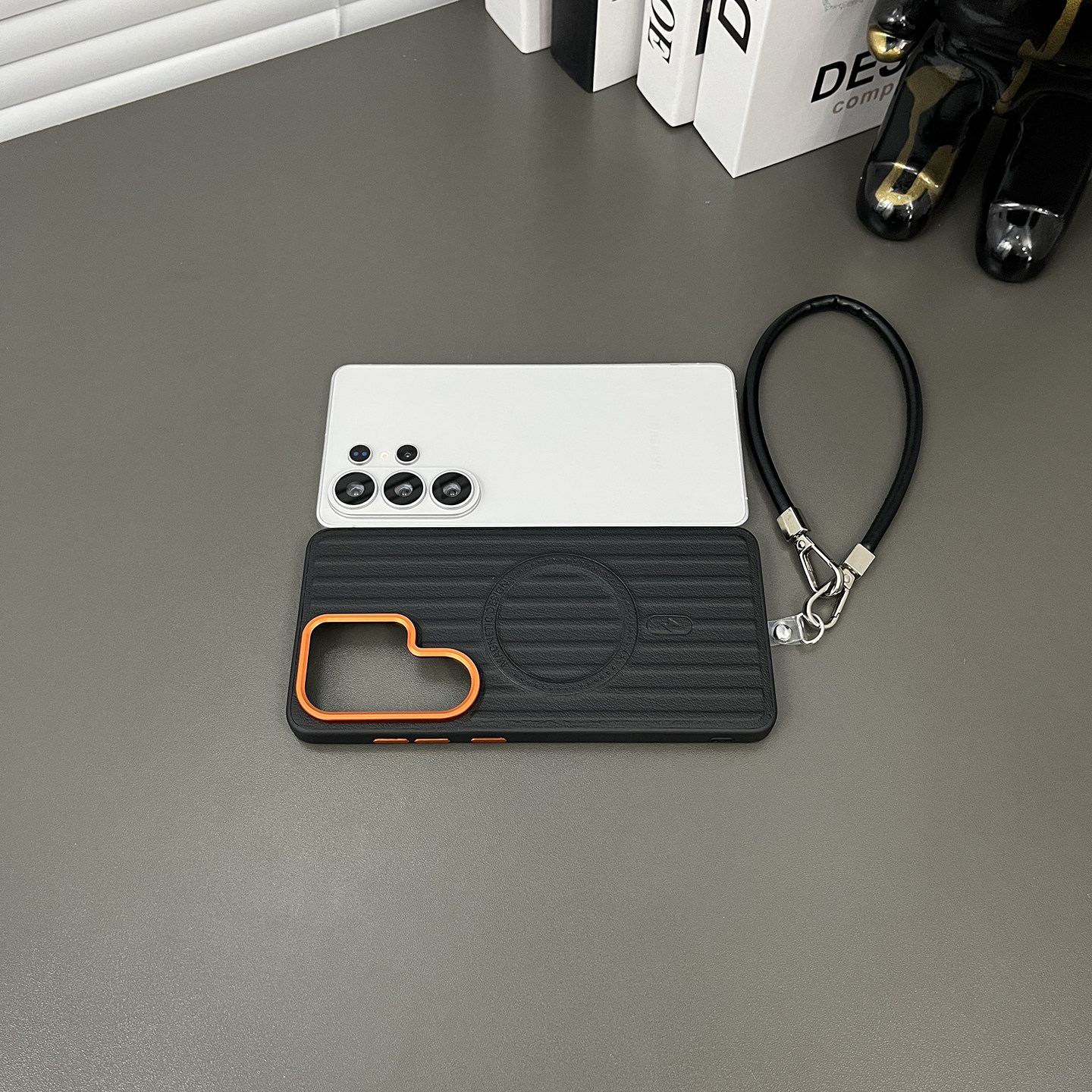 Luxury Simple Corrugated PU Le - Phone Cases Magsafe のレビューと価格