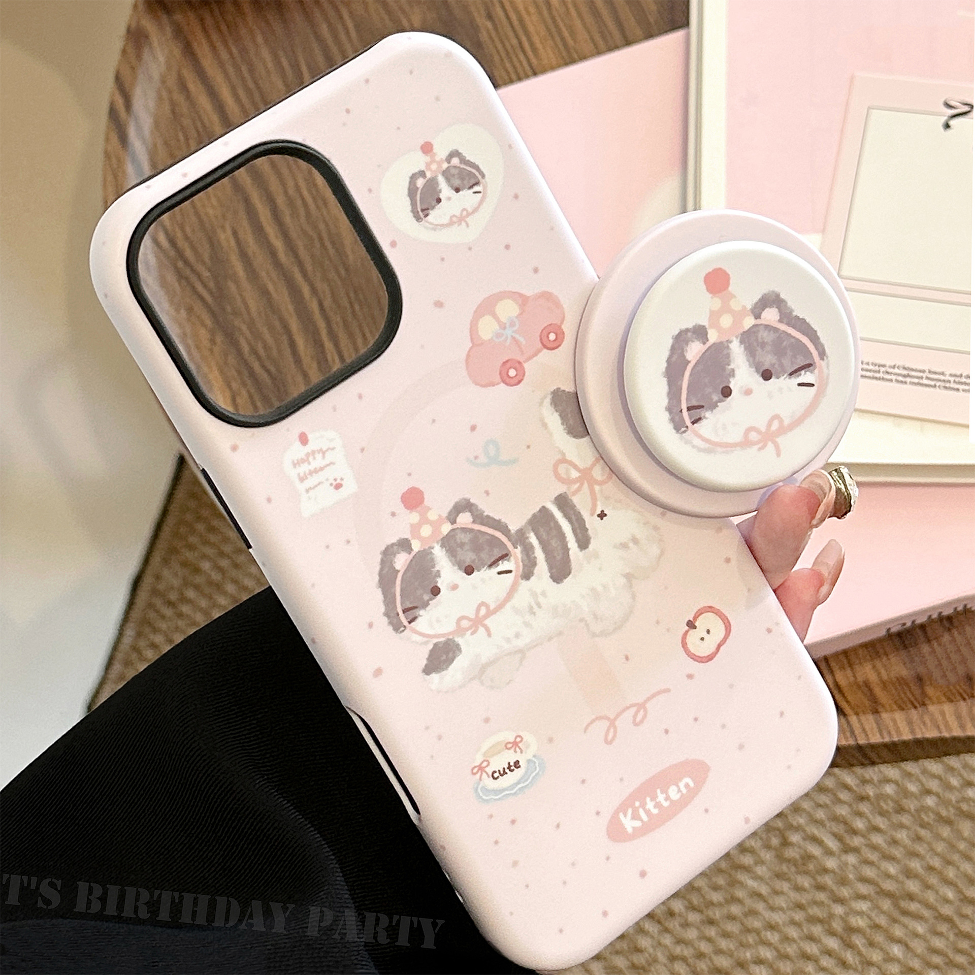 Korean Pink Cartoon Cat Magnet - Phone Cases Girly のレビューと価格